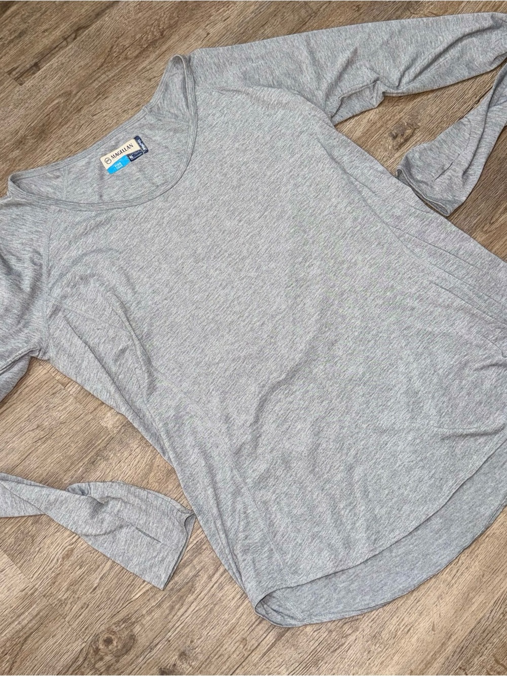 Magellan Outdoors Light Heather Gray Long Sleeve Women's Tee